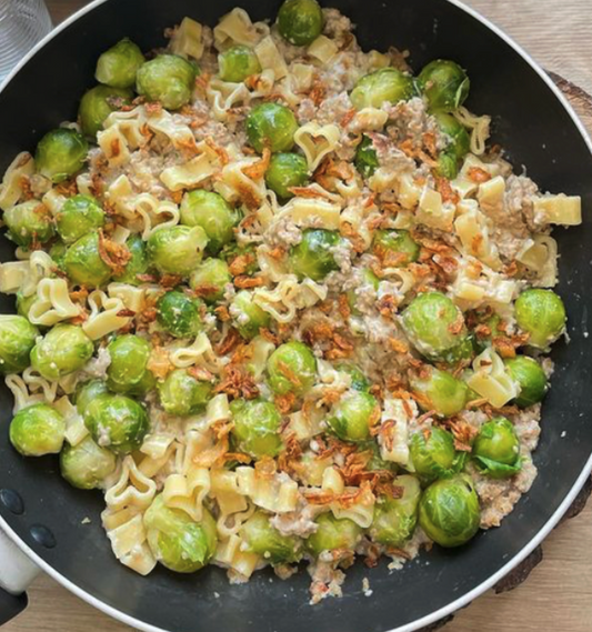 Pasta mit Rosenkohl und Cremiger sauce