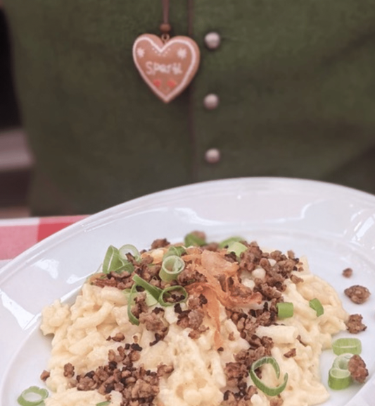 Käsespätzle mit Hack-Allerlei