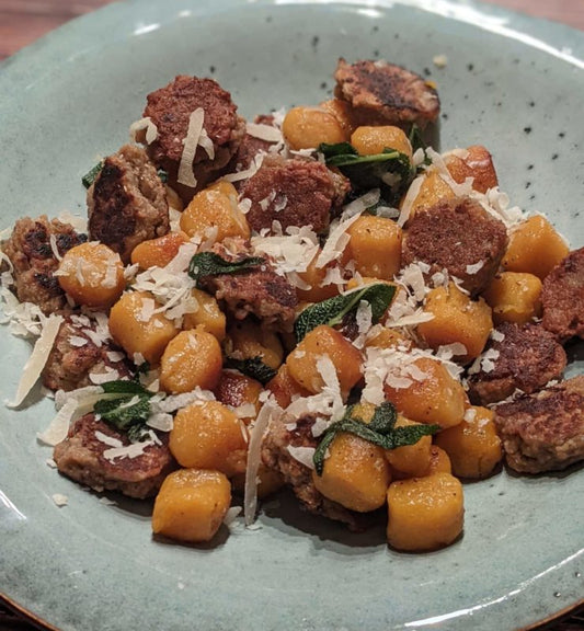 Kürbisgnocchis mit Salbeibutter und Hack-Allerlei